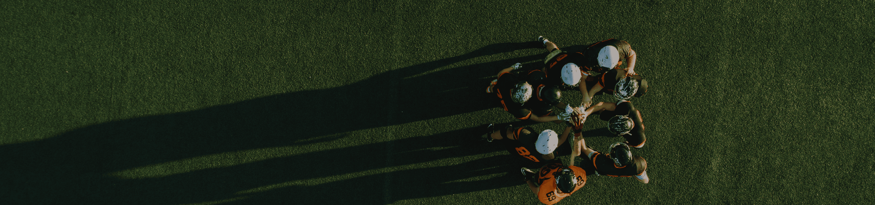 Equipe de sport sur la pelouse