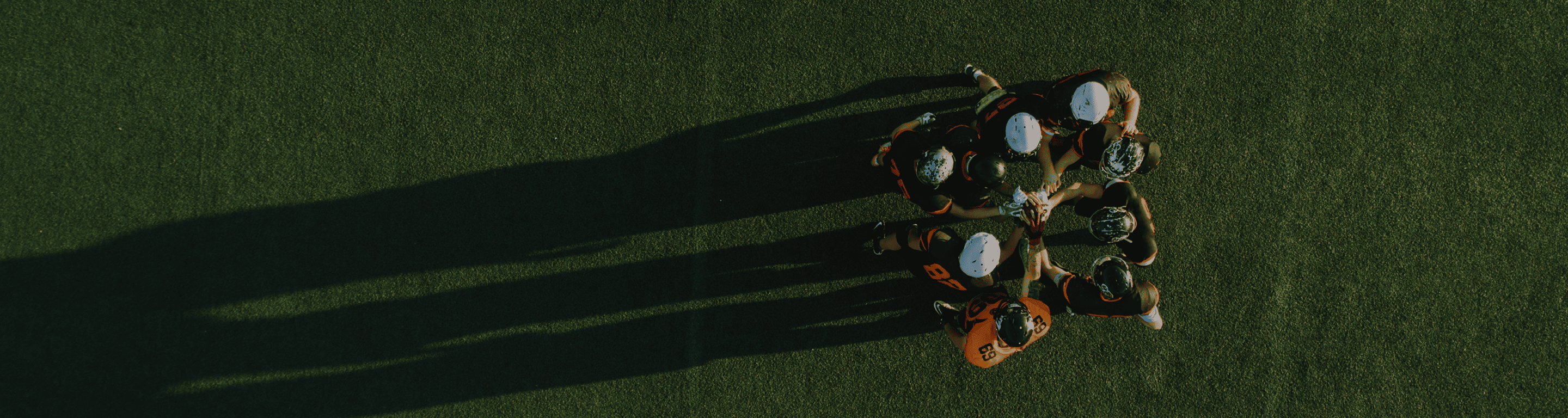 Equipe de sport sur la pelouse